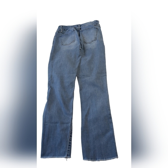 β¨ YMI Distressed Denim Dream: Soft Anklet Jeans in Size 5 ππ - Picture 3 of 8